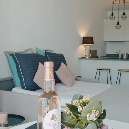 Apartman Y83 Studio Marines De Cascadelles4 *